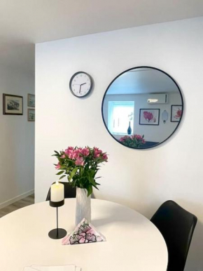 Family friendly, Free Parking space, Newly renovated 3 rooms Apartment